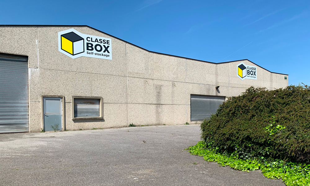 Installation des panneaux CLASSE BOX sur le centre de Calais